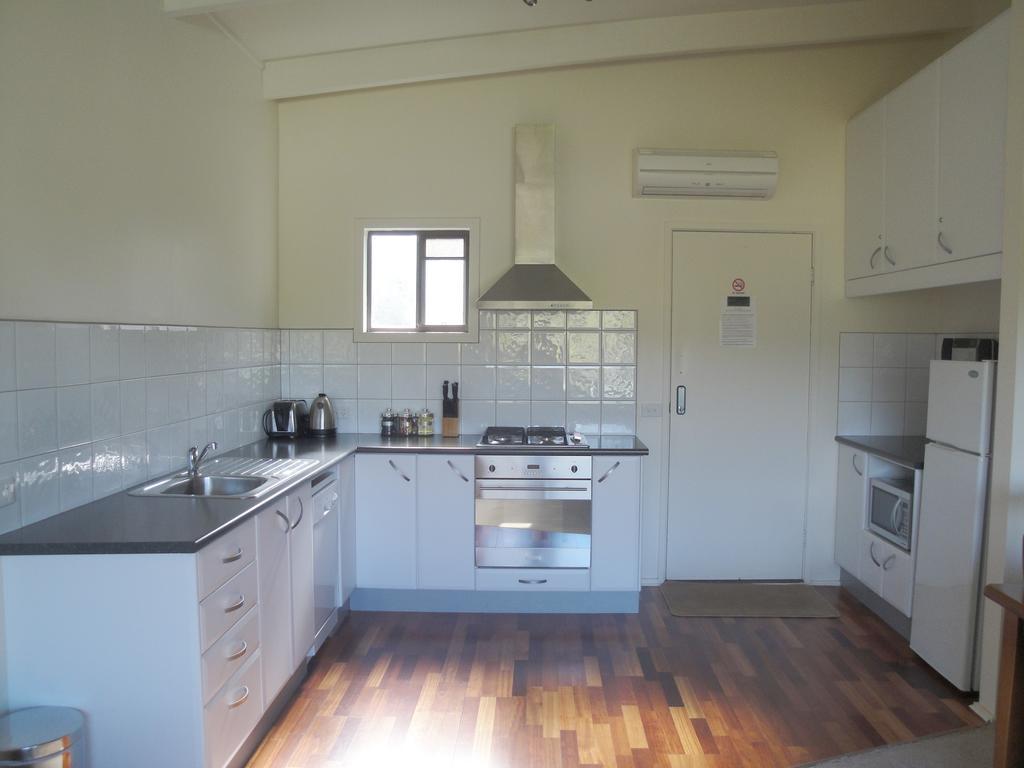 Off Mountain Accommodation Merrijig Room photo